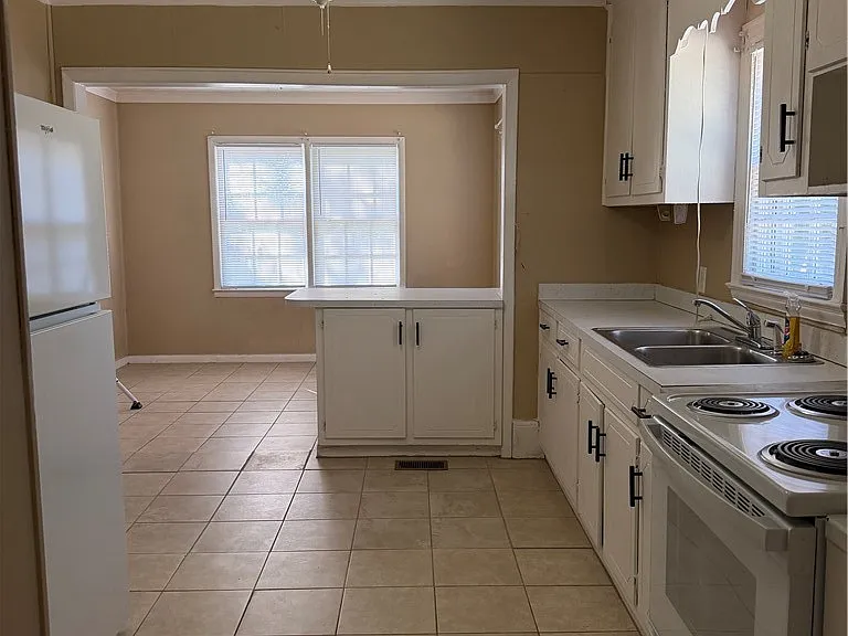 216 Brainerd Ave — Photo 3