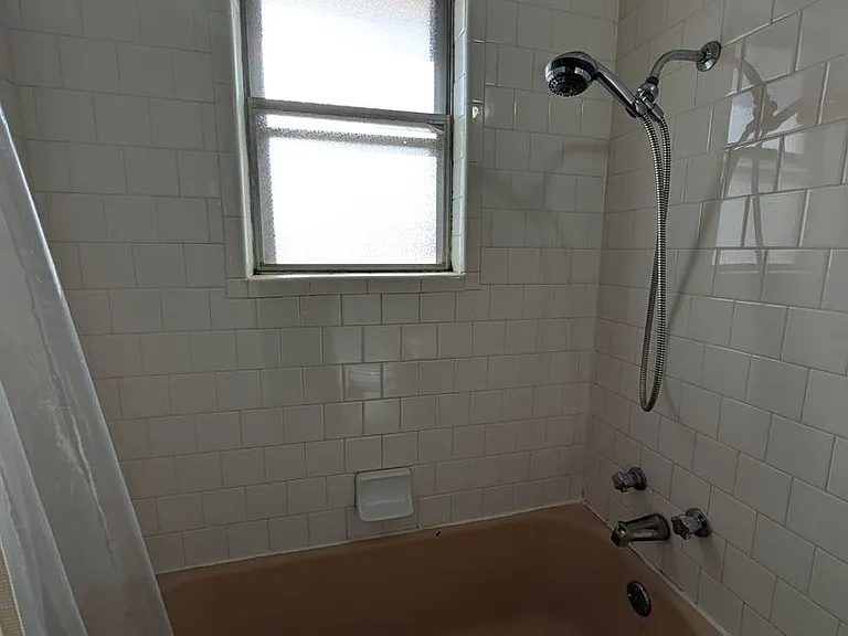 1010 E Main St — Photo 7