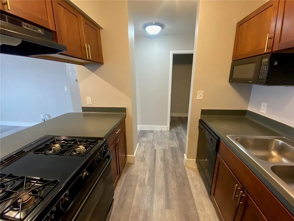 1 bed, 600 sqft, $1,100 — Photo 3