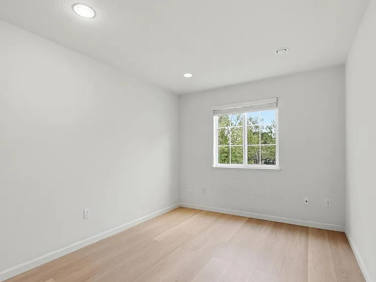 612 Arcadia Ter #301 — Photo 15