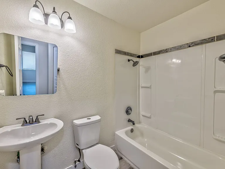 3757 Longfellow St — Photo 5