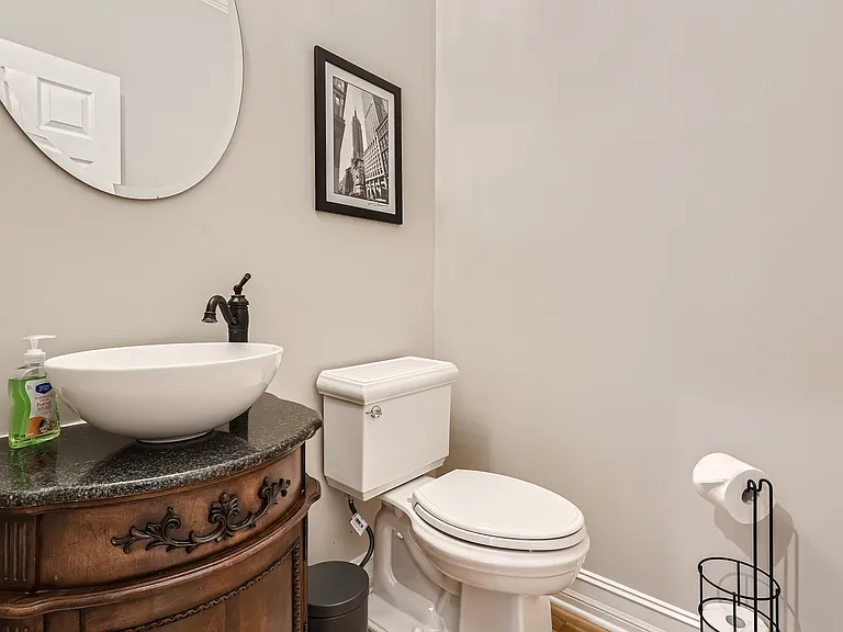 3362 Mathieson Dr NE — Photo 17