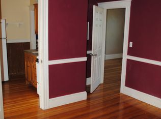 25 Roslyn St APT 5, Salem, MA 01970