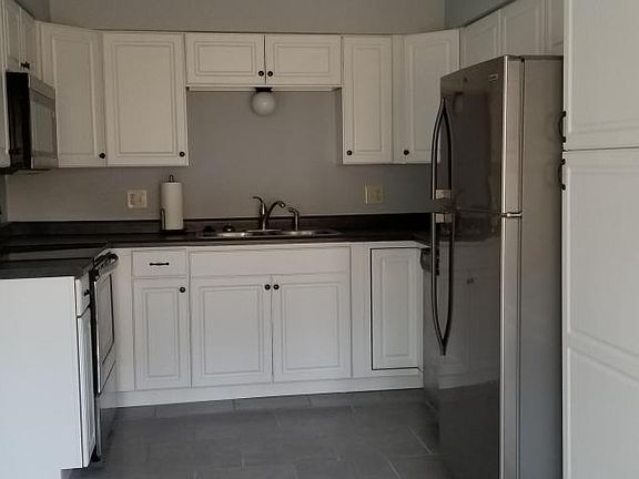 5th image of 2728 Shagbark Cir
