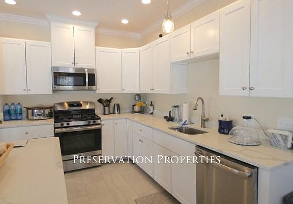 4th image of 3 Westwood St #3