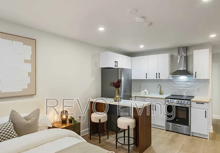 7800 Lundys Ln #129 — Photo 3