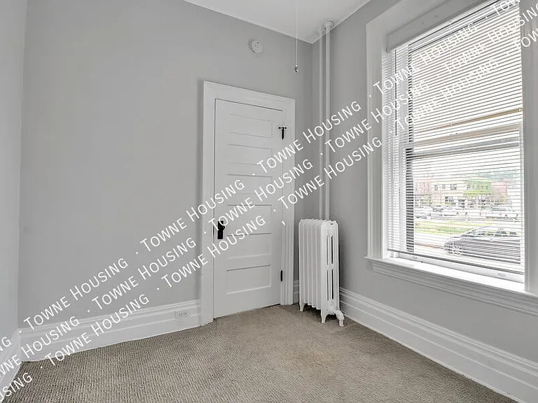 215 Allen St #1 — Photo 17