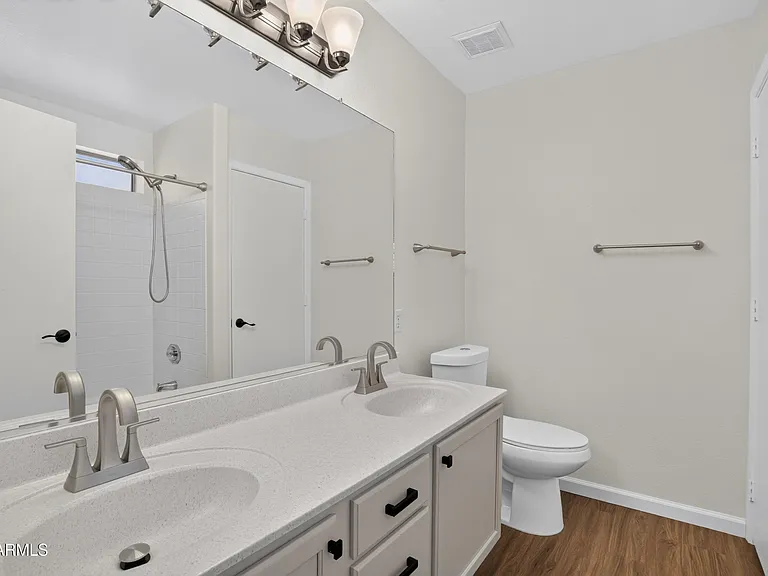 1308 E Princeton Ave — Photo 15