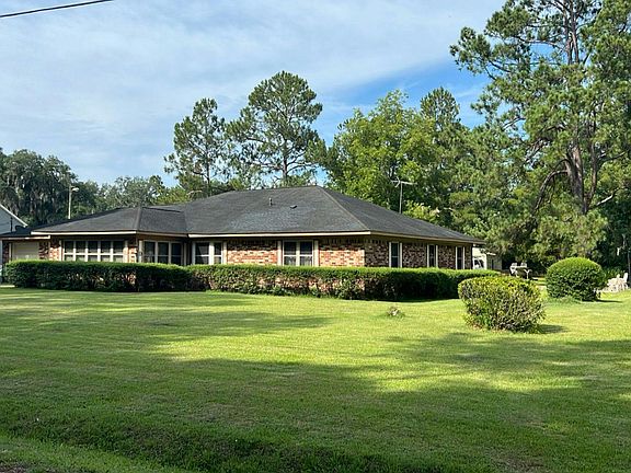2nd image of 413 Middleground Rd