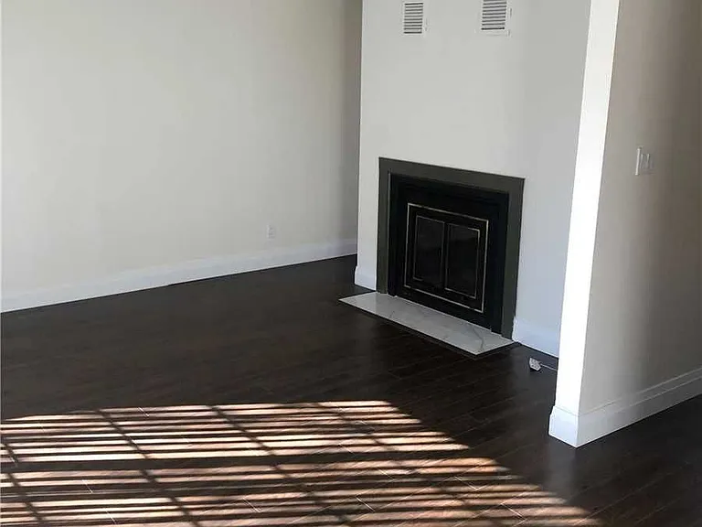 2295 Marine Dr #8 — Photo 14