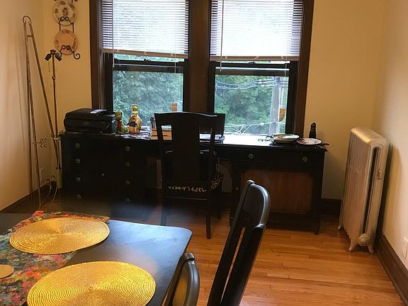 3rd image of 1518 W Berteau Ave #3