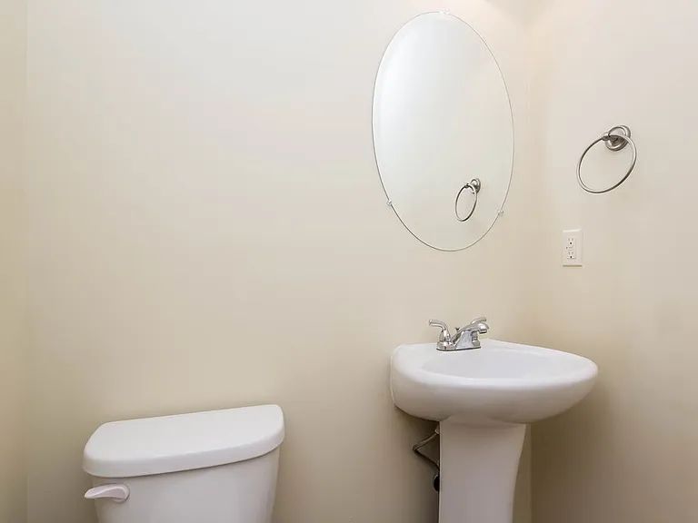 1367 Avington Glen Way — Photo 14
