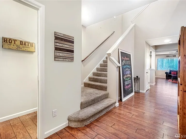 8935 Corona St NE — Photo 2