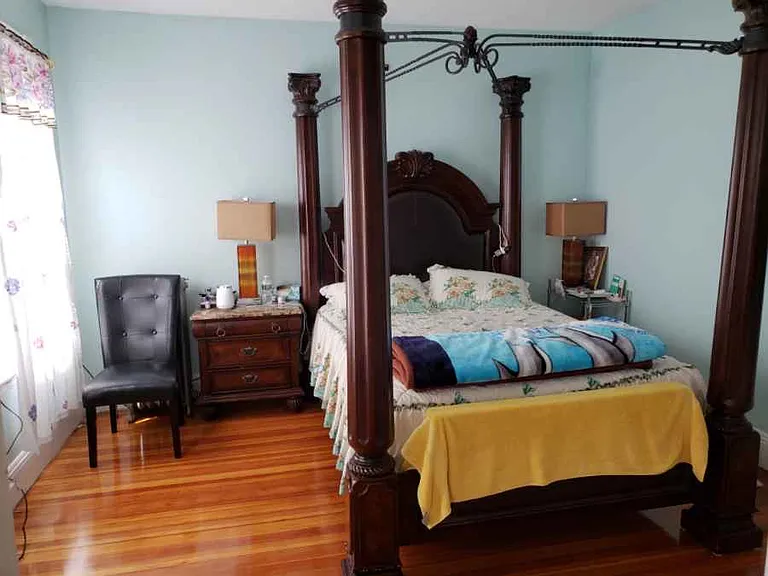 420 Hyde Park Ave — Photo 2