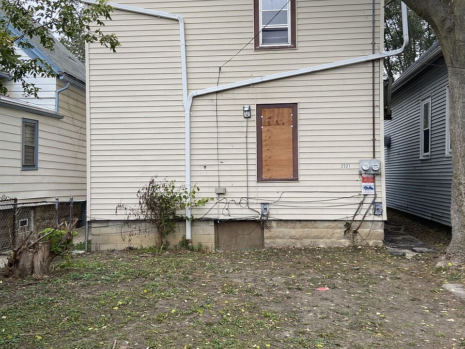 2nd image of 2521 W Rogers St #A