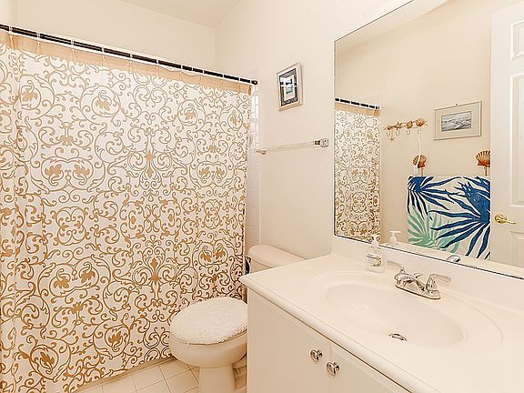3rd image of 10411 SW 54th St