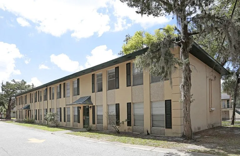 Park Place Apartments — Photo 9