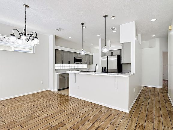 5th image of 2944 SUNSET VISTA BOULEVARD