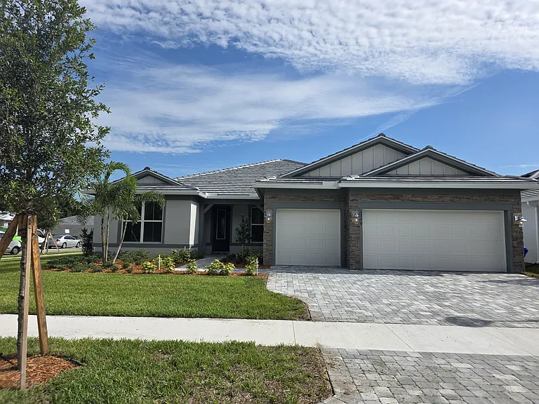 Corner lot front view
