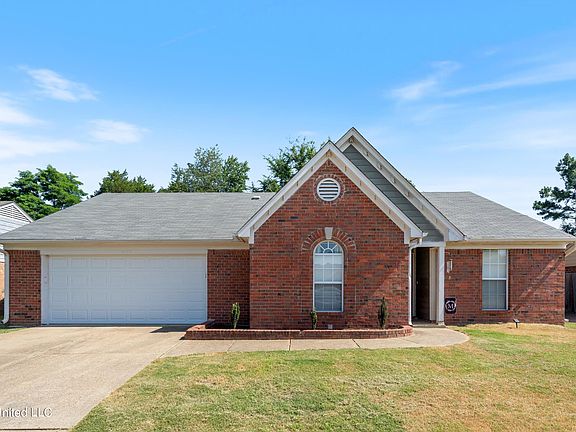 2nd image of 10908 Oak Leaf Dr