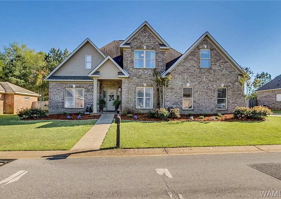 1st image of 1923 Harrison Dr