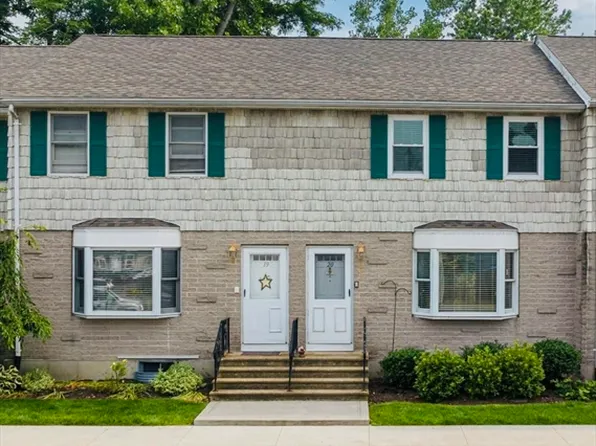 200 Lambert Ter Unit 20, Chicopee, MA 01020