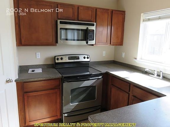 4th image of 2002 N Belmont Dr