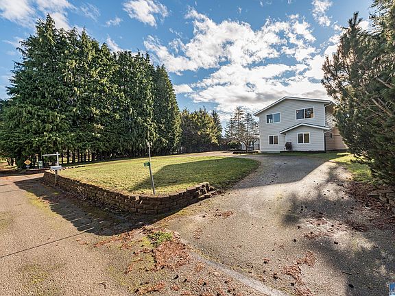 5th image of 120 Harriette Ln