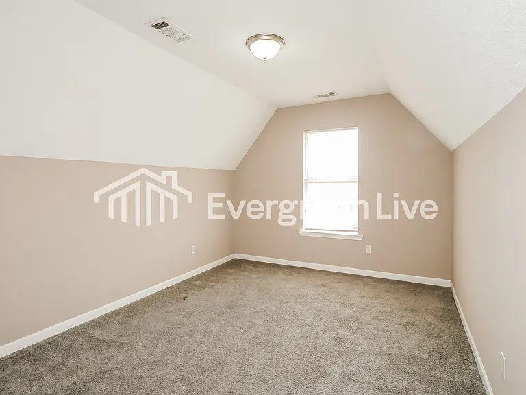 3915 Old Brownsville Rd — Photo 9