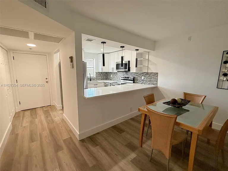 9355 SW 8th St #402 — Photo 23