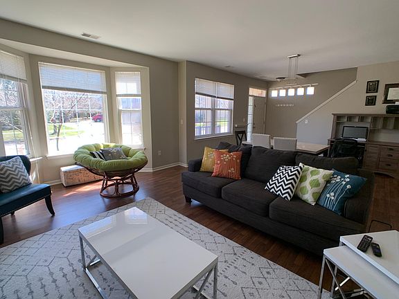 3rd image of 3930 Elizabeth Ave #203