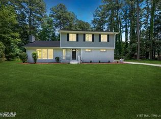 302 Pineview Dr, Elizabeth City, NC 27909