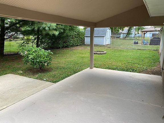 5th image of 3555 Benninghofen Ave