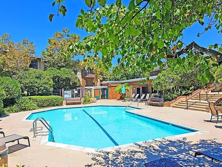8840 Villa La Jolla Dr #203 — Photo 27