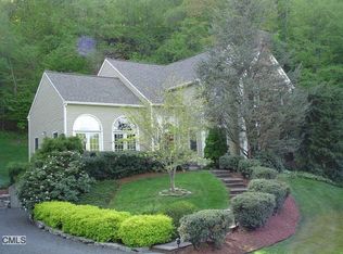 5 Stone Dam Rd, Bethel, CT 06801