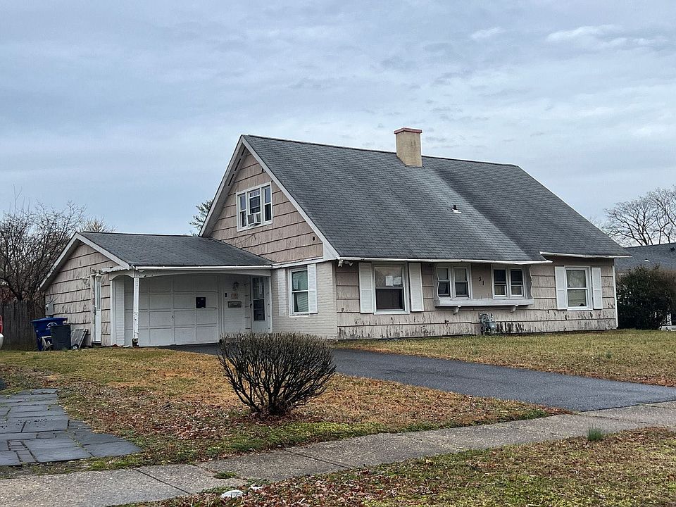 1st image of 31 Peartree Ln