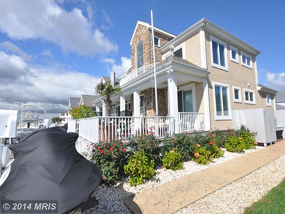 3rd image of 305 White Heron Ct