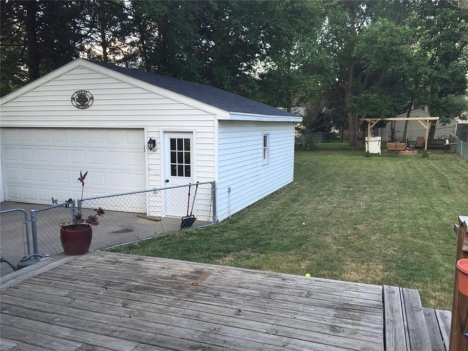 2nd image of 2209 55th St