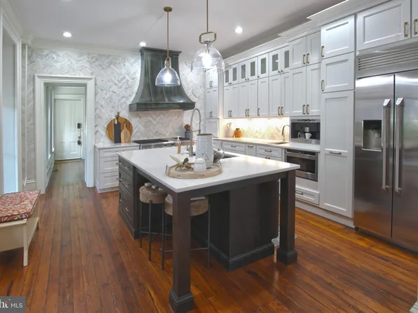 53 W Walnut Ln, Philadelphia, PA 19144