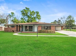 124 Lazy Ln, Baytown, TX 77520