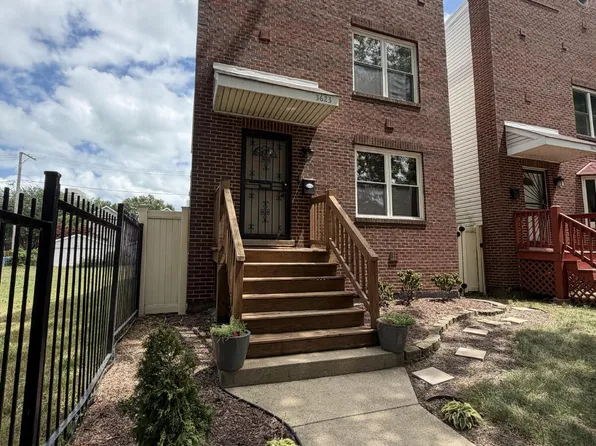 3623 S Prairie Ave, Chicago, IL 60653