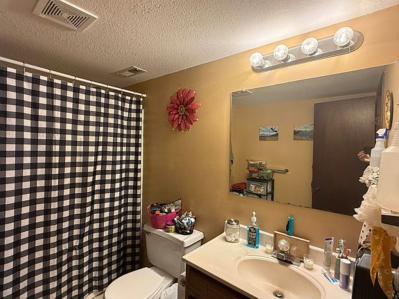 5th image of 723 1/2 N Cliff Dr