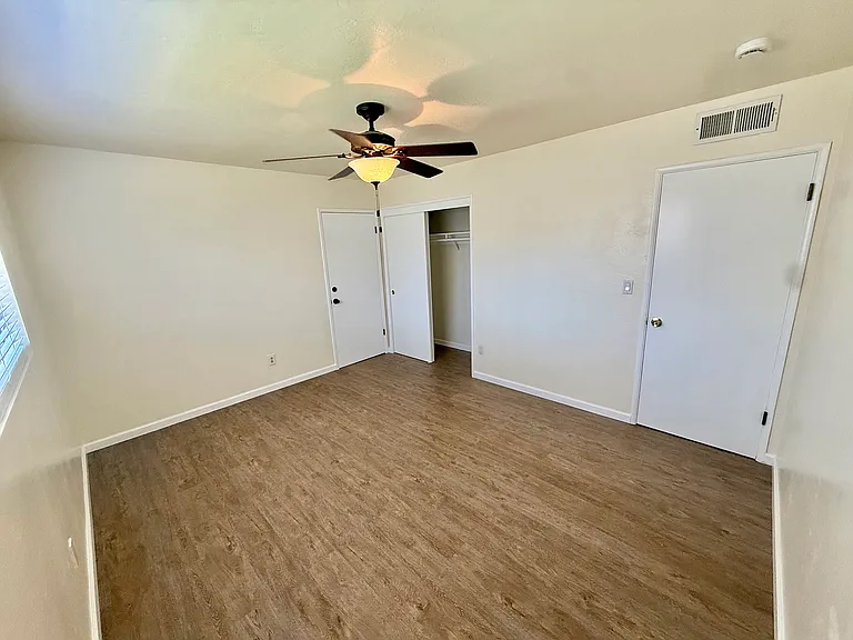 412 Washington Ave — Photo 17