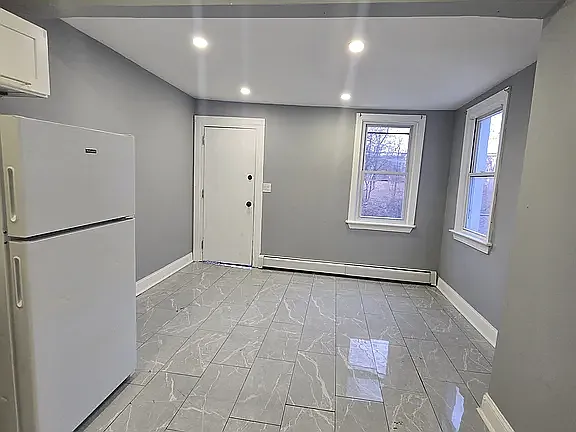 553 S Orange Ave #B — Photo 5