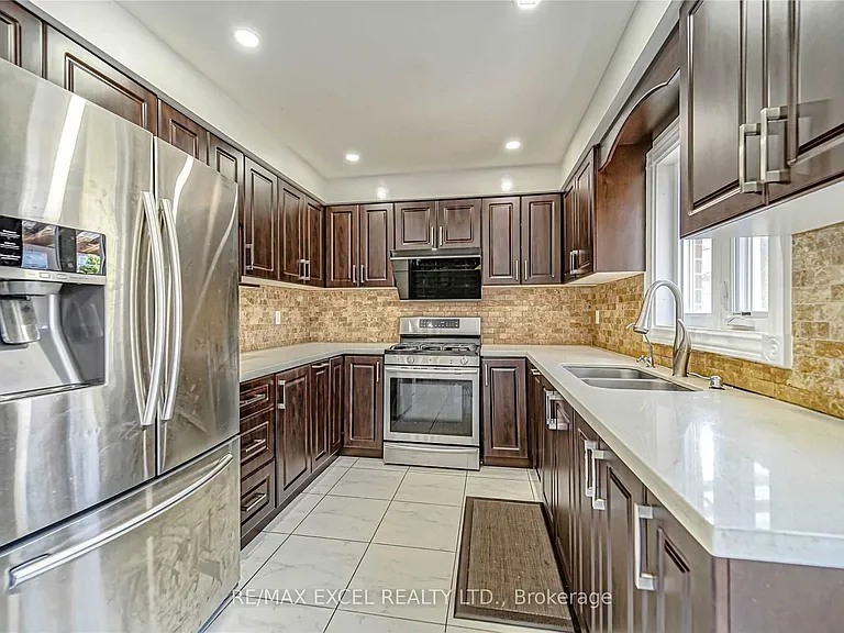 47 Whiteleaf Cres #UPPER — Photo 9