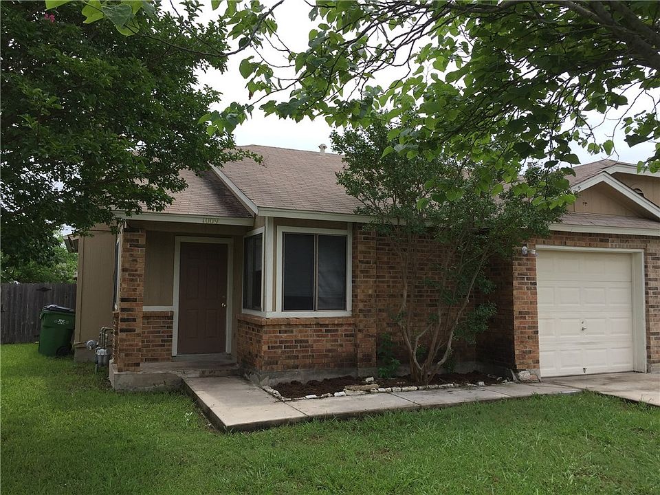 1st image of 1009/1010 Hyridge St