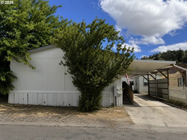 550 S State St Unit 138, Sutherlin, OR 97479