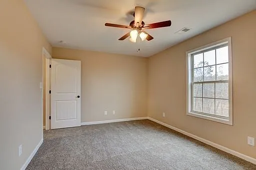 250 Fairview Ln #D — Photo 10