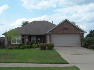 700 SW Castlewood Ave, Bentonville, AR 72712