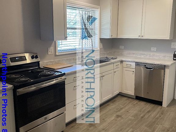 3rd image of 2301 Elmwood Cir SW